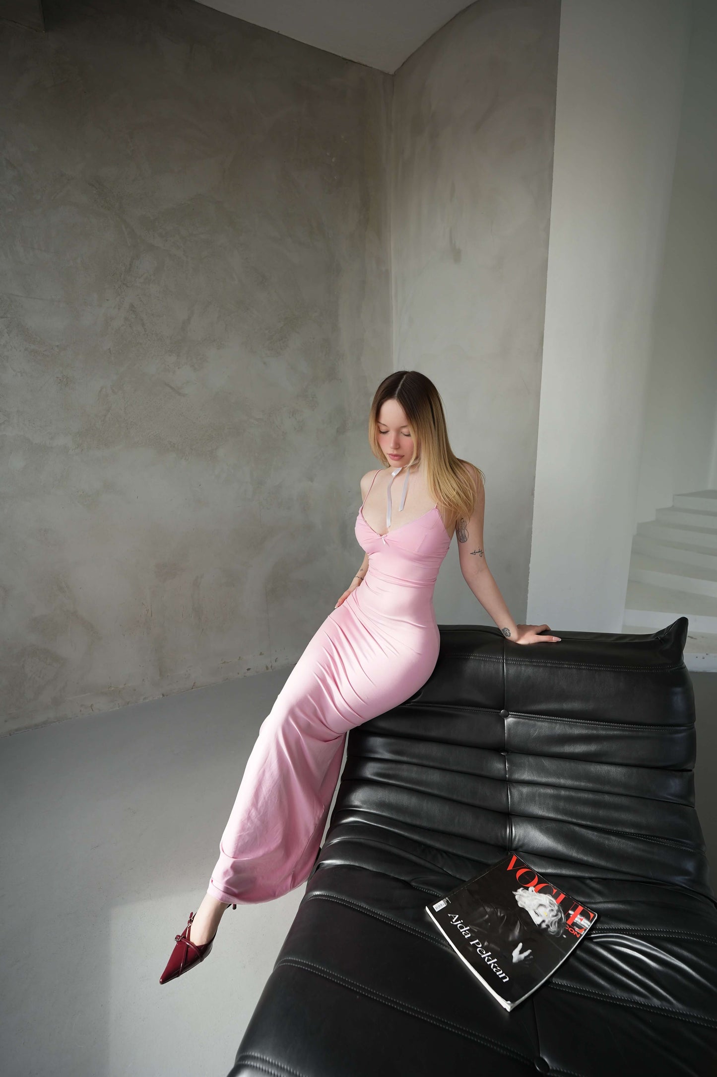 ROLAND BASIC DRESS WITH STRAPS AND RIBBON DETAIL